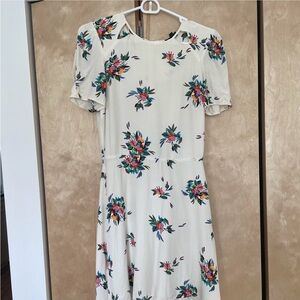 Whit floral mini dress
